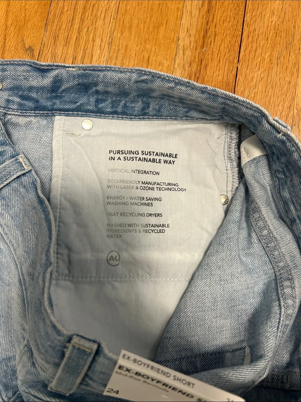 AG Adriano Goldschmied Light Blue Distressed Denim Shorts mid rise Bermuda ex bf